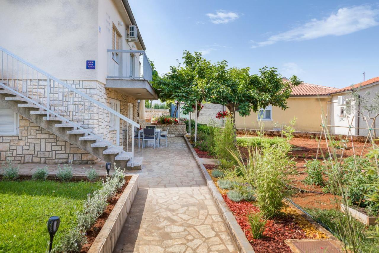 Apartment Tesic Close To The Sea With Shared 4Xbicycles Fazana Ngoại thất bức ảnh